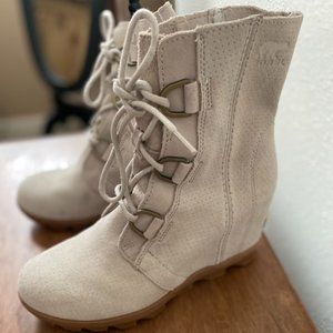 Sorel Suede Waterproof Joan of Arctic Wedge Boots Size 8.5 Cream